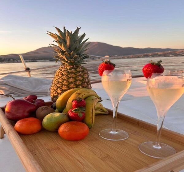 Estepona: Sea Cruise in Search of Dolphins/Drink & Snacks - Common Questions