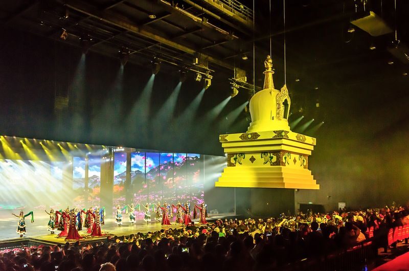 "Eternal Love in Jiuzhaigou" Tibetan and Qiang Song and Dance Party - A panoramic theatre, not a conventional stage