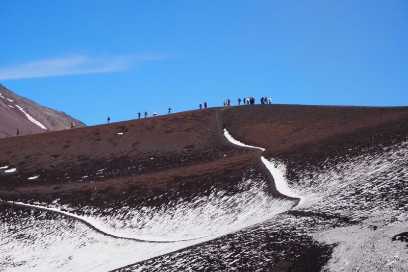Etna 3000m: High altitude trekking - A Comprehensive Look at the Etna 3000m Trekking Experience