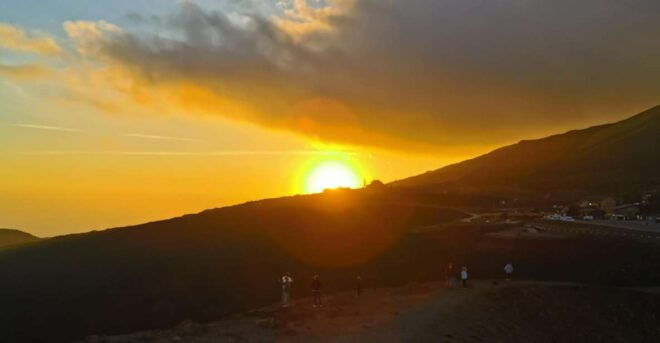 Etna at Sunset - Languages and Cancellation Policy