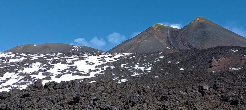 Etna: "The path among the lavas". Trekking on Mount Etna at 3000 m - Good To Know