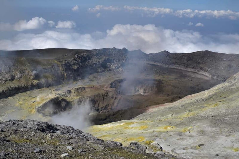 ETNA VOLCANO: Escursione sui crateri sommitali con bus 4x4 - Good To Know
