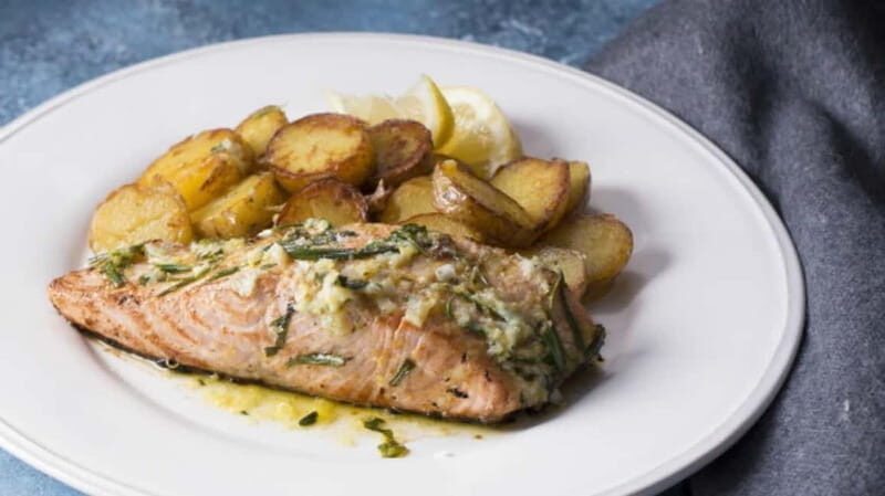 Evening cruise through Prague with 3-course served menu - Introduction