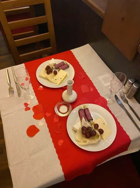 Evening cruise through Prague with 3-course served menu - FAQ