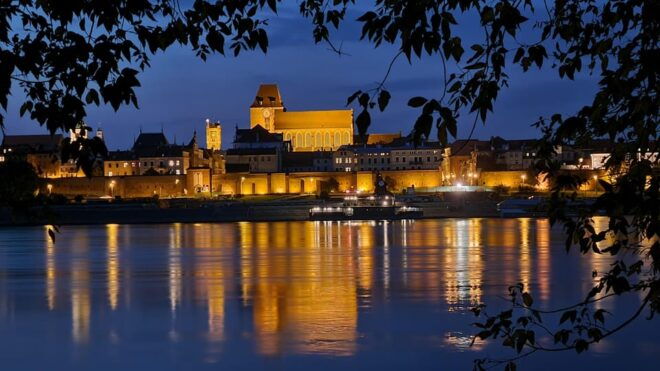 Evening Cruises in Toruń - Booking and Availability Details