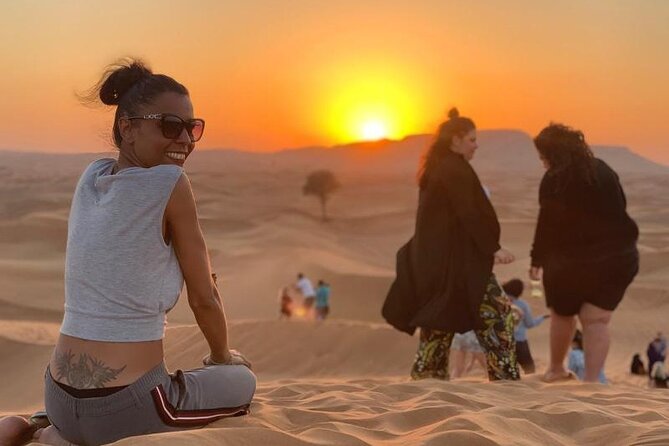 Evening Dubai Desert Safari Experience With Dinner and Shows - Unforgettable Dinner and Live Entertainment