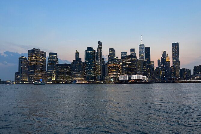 Evening Experience with Views and Drinks from Manhattan to Brooklyn - A Complete Look at the Tour