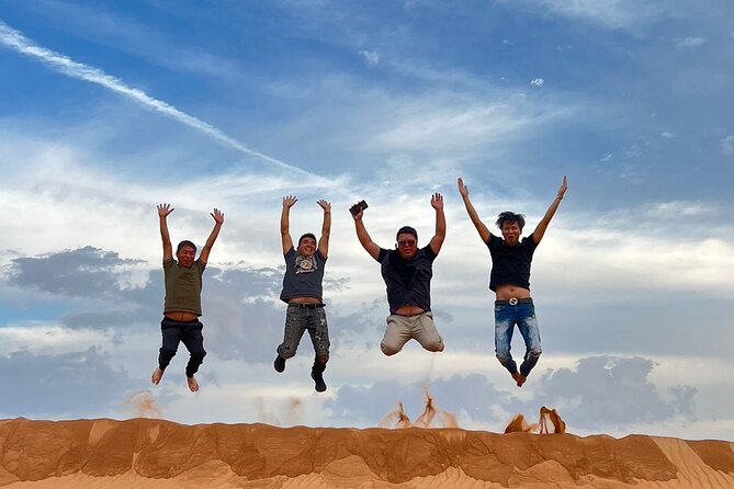 Evening Red Dunes Desert Safari Tour With BBQ Dinner - What to Expect During the Tour