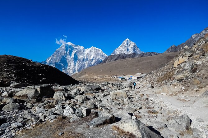 Everest Base Camp Via Gokyo Lakes - Accommodation and Facilities