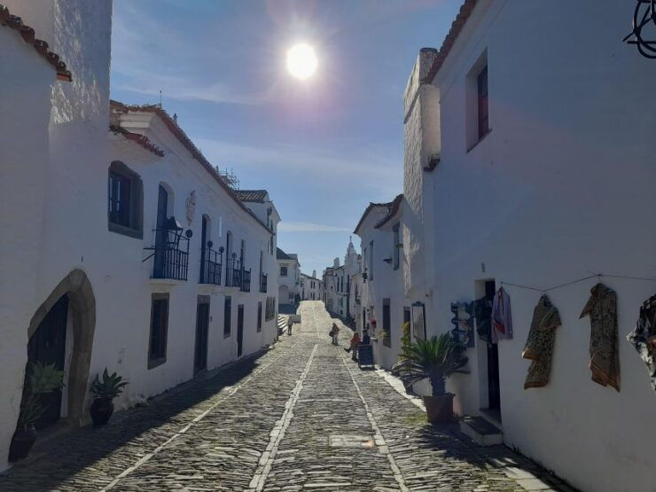 ÉVORA AND MONSARAZ FULL DAY PRIVATE TOUR BY CAR - Itinerary
