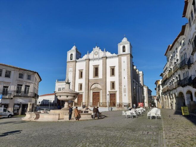 ÉVORA AND MONSARAZ FULL DAY PRIVATE TOUR BY CAR - Inclusions