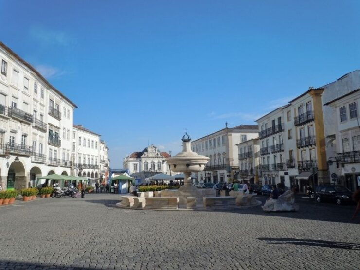 Evora and Monsaraz Private Tours From Lisbon - Experience Highlights
