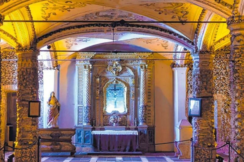 Evora and Monsaraz Village Day Tour from Lisbon with Wine Tasting - The Chapel of Bones, an unusual stop
