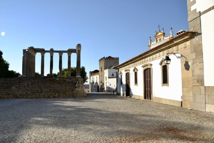 Évora: Exploration Game & Self-Guided Walking Tour - Activity Details