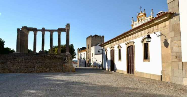 Évora: Exploration Game & Self-Guided Walking Tour - Exploration Experience