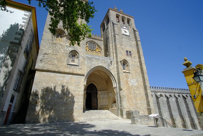 Evora Highlights Walking Tour Audio and GPS Guided - Group Size and Pricing