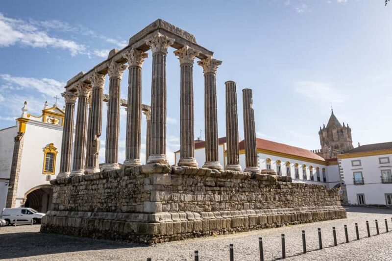 Évora: Private & Flexible Walking Tour in Historic Center - What Makes This Tour Stand Out?