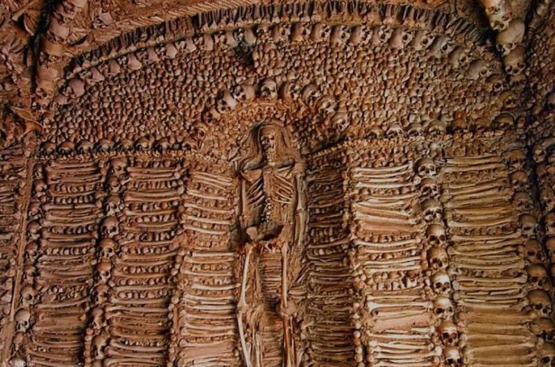 Evora Temple of Diana Full-Day Historical UNESCO Discovery - The Chapel of Bones brings a very different mood