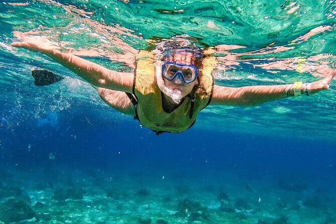 Exciting Catamaran Tour to Isla Mujeres, from Cancún! - An In-Depth Look at the Catamaran Experience