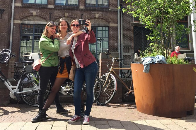 Exciting Murder Mystery - Interactive City Walk in Bruges - Interactive Elements of the Tour