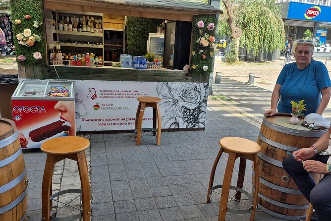 Exclusive Afternoon Wine & Appetizers with Local - FAQs