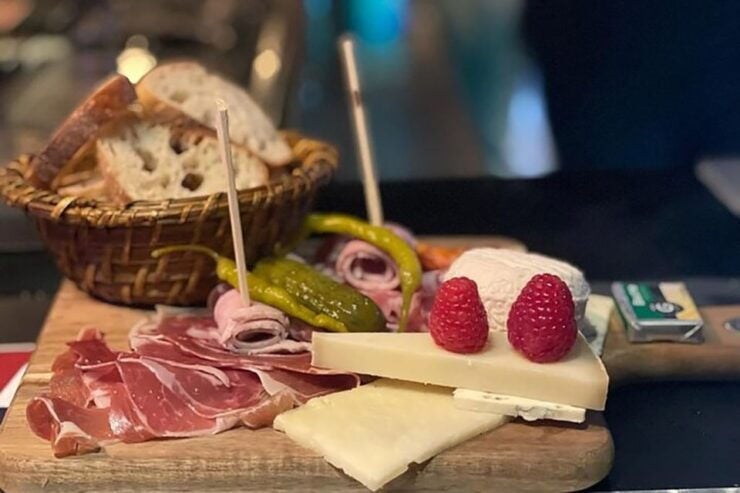 Exclusive Bordeaux: Night Tour Ending With Food&Wine Tasting - Highlights of the Night Tour