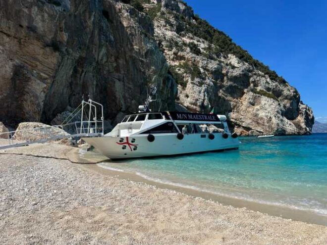 Exclusive: Gulf of Orosei Boat Tour With Aperitif - Boat Features