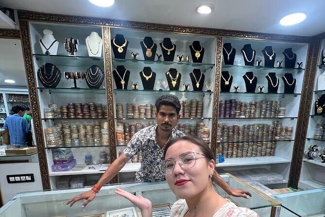 Exclusive Half Day Shopping Tour With Female Consultant - Exploring the Exclusive Half Day Shopping Tour With a Female Consultant in Delhi