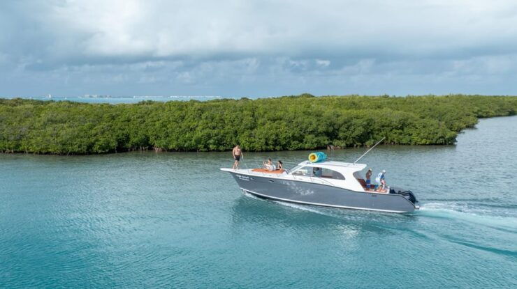 Exclusive Isla Mujeres and Cancun Private Yacht Tour - Itinerary and Activities