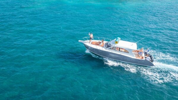 Exclusive Isla Mujeres and Cancun Private Yacht Tour - Snorkeling and Relaxation