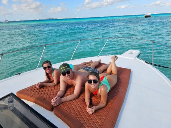 Exclusive Isla Mujeres and Cancun Private Yacht Tour - Cocktails and Snacks