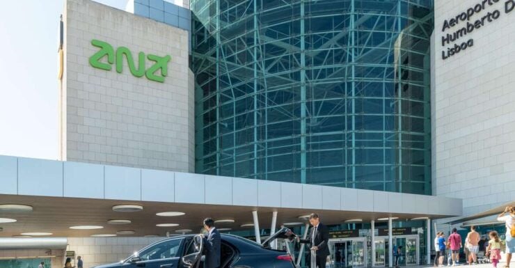 Exclusive Luxury Transfers To/From Lisbon Airport - Service Details and Accessibility