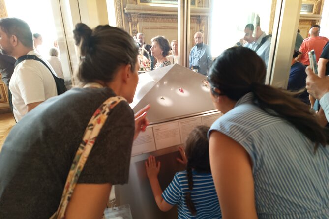 Exclusive Paris Louvre Private Guided Tour With Top-Rated Expert - Pricing and Group Options