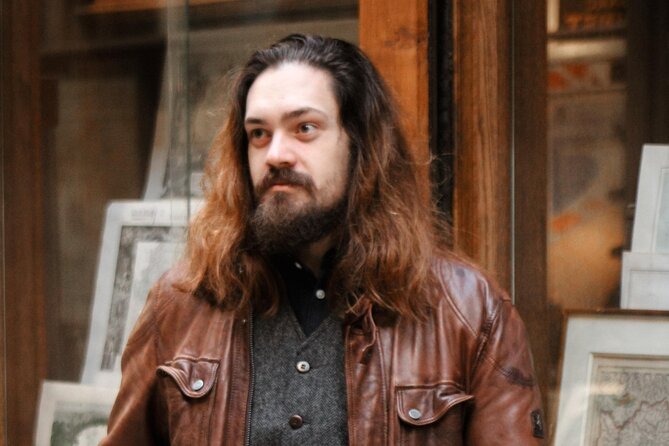 Exclusive Photo Shoot in Paris - Background