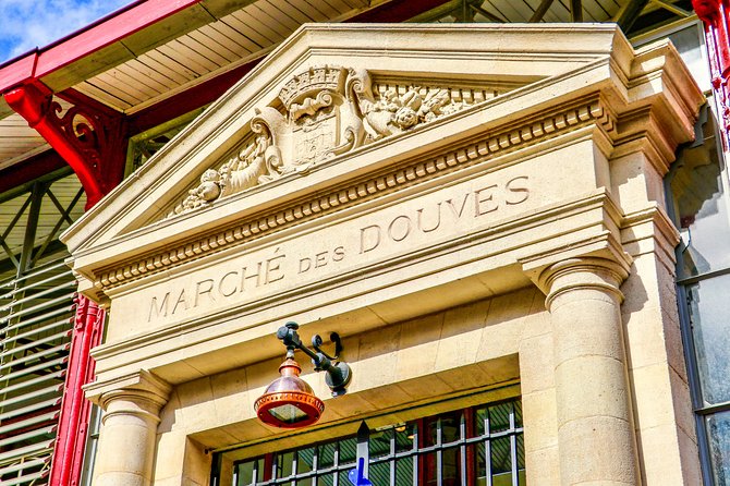 Exclusive Private Guided Tour Through the History of Bordeaux With a Local - Discover Iconic Landmarks