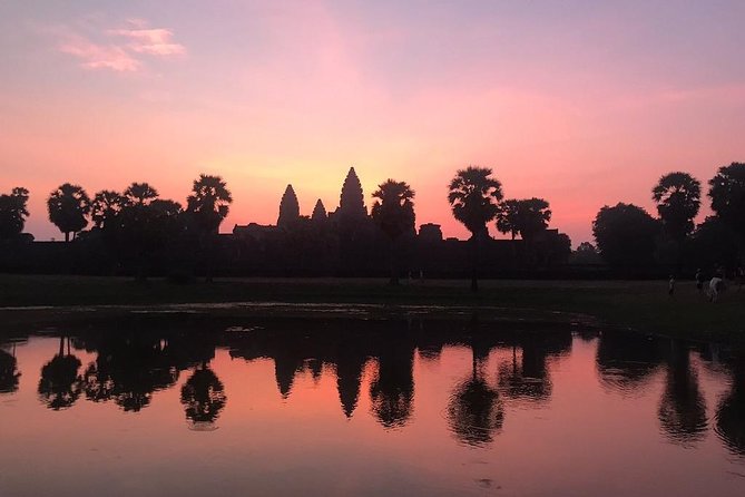 Exclusive Private Sunrise Tour of Angkor Wat With Champagne Breakfast - Highlighted Attractions