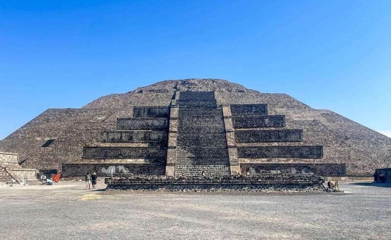 Exclusive private tour of the pyramids with a European guide in Mexico City - Why This Tour Might Be Perfect for You