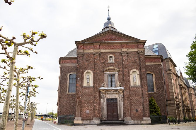 Exclusive Private Tour Through the Architecture of Dusseldorf Guided by a Local - Good To Know