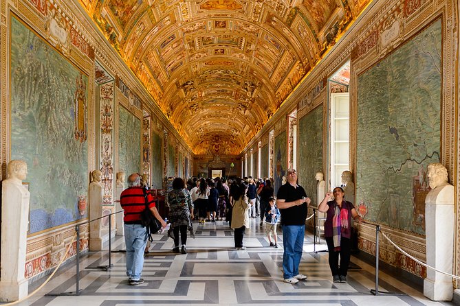 Exclusive Private Tours Vatican Museum | Sistine Chapel and St. Peters Basilica - Meeting Point Information