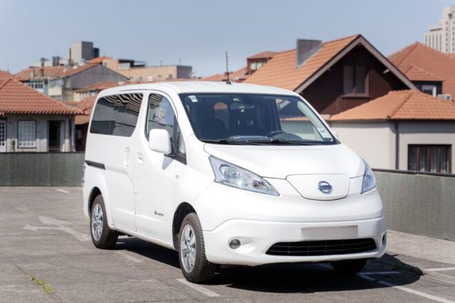 Exclusive Private Transfer Porto Airport - Gaia - Meeting Point