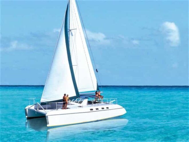 Exclusive Sailing to Isla Mujeres. Top Tour ! - Onboard Experience