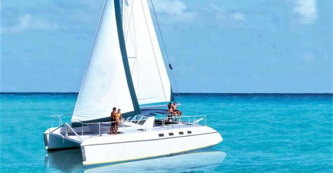 Exclusive Sailing to Isla Mujeres. Top Tour ! - Onboard Experience
