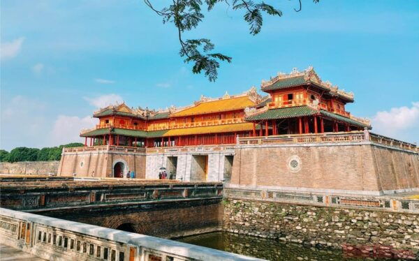 Exclusive Small Group Walking Tour of Hue Imperial City - Why Choose a Small Group Tour