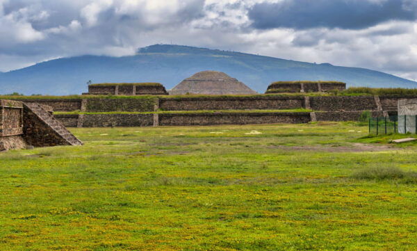 EXCLUSIVE TEOTIHUACÁN TOUR - Small Groups - Exploring the Avenue of the Dead