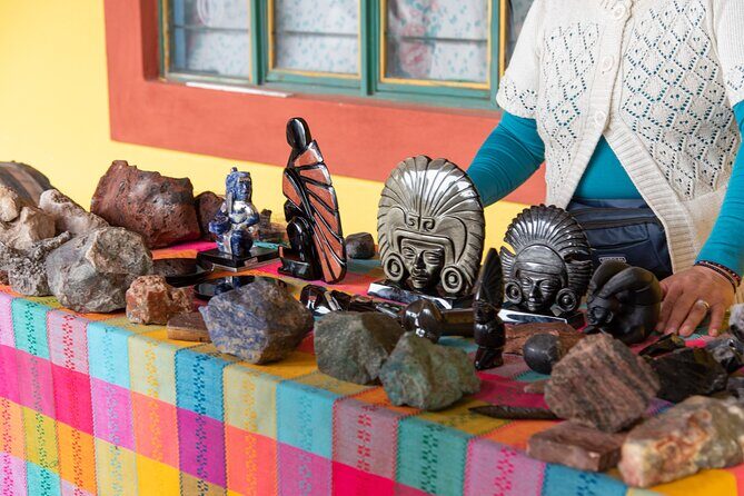 EXCLUSIVE TOUR Teotihuacan - small groups - The Guides: Knowledgeable and Engaging