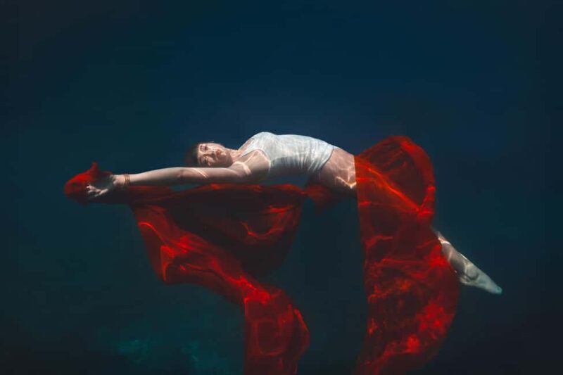 Exclusive underwater photo shoot in the sea near Palmain a turquoise blue bay - How the Experience Comes Together: The Real Value