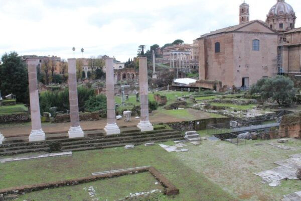 Exclusive VIP Arena Colosseum & Roman Forum Small Group Tour - Group Size and Language