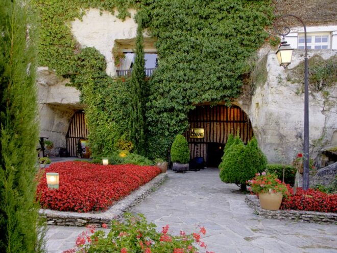 Exclusive Wine Day Trip Loire Valley From Paris - Gourmet Lunch and Wine Tasting