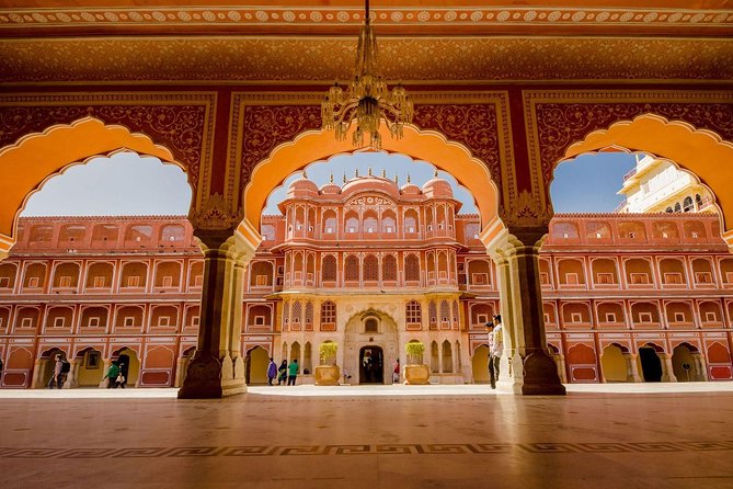 Exclusive Women Special : Guided Jaipur Tour With Entry & Lunch - Directions and Flexibility