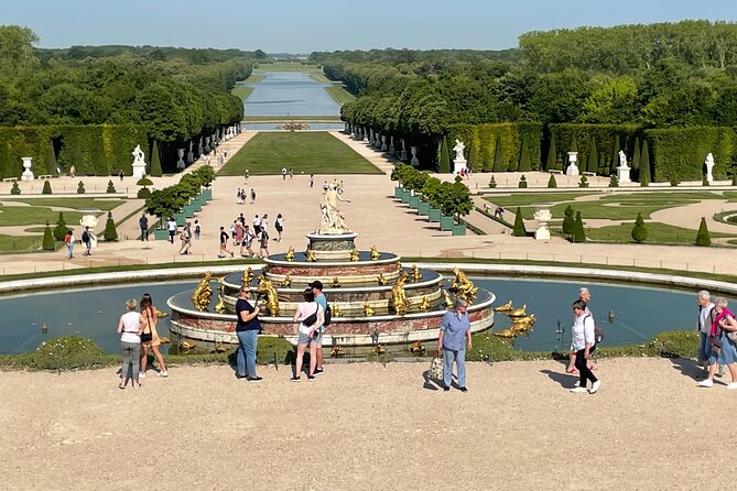 Excursion CHATEAU DE VERSAILLES and GIVERNY in Limousine From Paris - Start Time